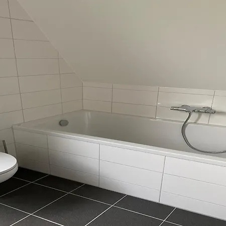 With 4 Bathrooms, Near Vrachelse Heide *