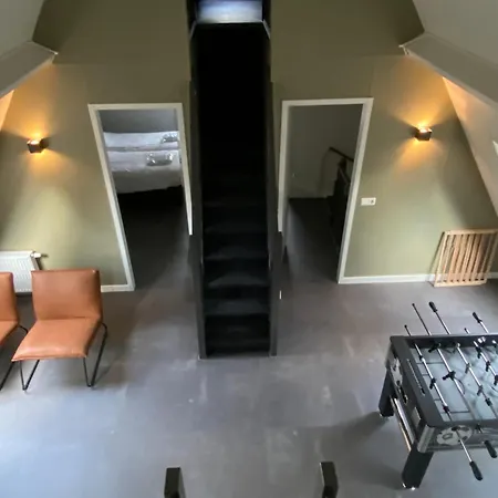 With 4 Bathrooms, Near Vrachelse Heide *
