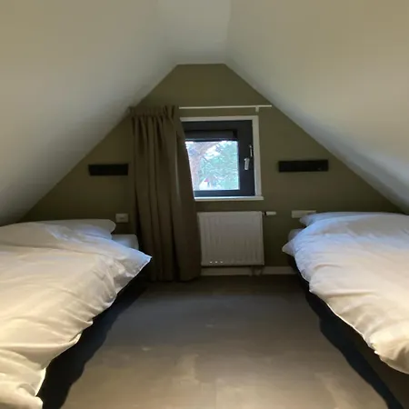 Сasa de vacaciones With 4 Bathrooms, Near Vrachelse Heide